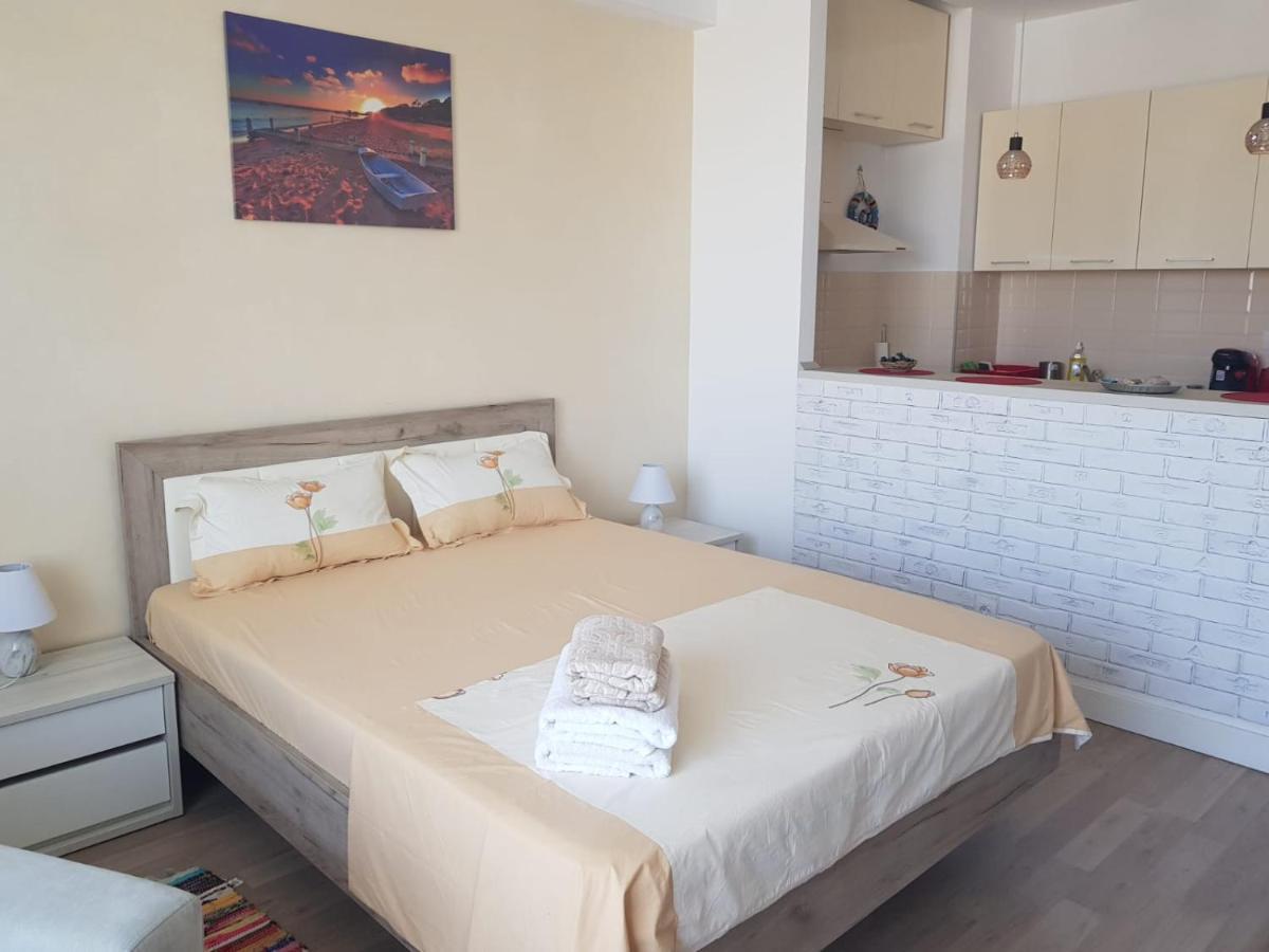 شقة Estival Studio By Onix Blue Mamaia Nord Năvodari المظهر الخارجي الصورة